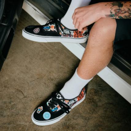 [unclev1966] VANS x Peaches. Authentic 聯名 黑紅 塗鴉 貼圖 滑板鞋 男女款