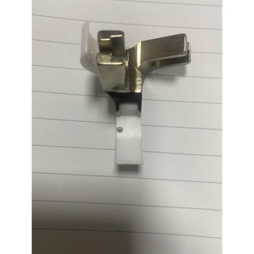 永昇縫紉：工業車單邊寬版塑膠壓機