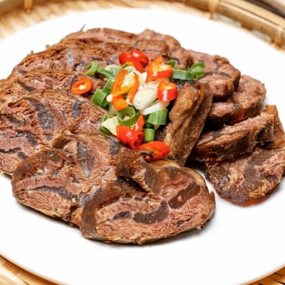 馧老母炤咖?馧滷牛腱? 嚴選台灣牛 退冰即食 滷牛腱 冷凍包裝 1-2人份 內含底盒 免加熱免裝盤免清洗 下酒菜