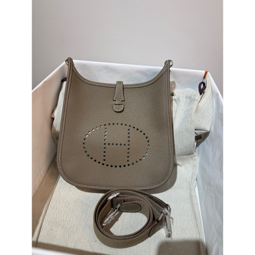 ??Evelyne 23cm Poche Clemence 大象灰 Etoupe 銀扣 Phw ?定制